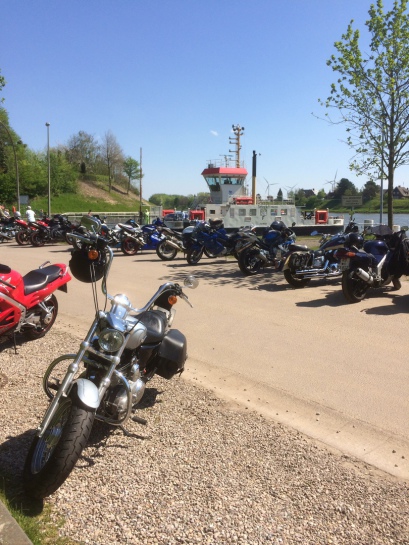 Bikertreff an der NO Fähre